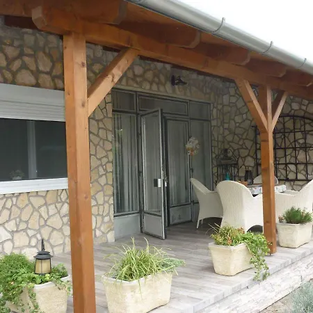 Two-bedroom With Pool In Balatonboglar/balaton 18176 Balatonboglár